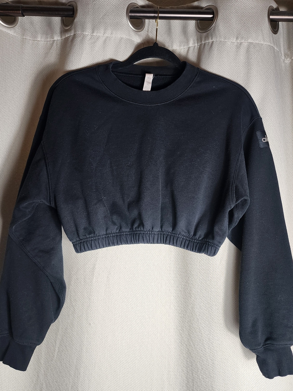 Alo Yoga Black Cropped Crewneck Sweatshirt Cotton Blend Fleece Pullover XS